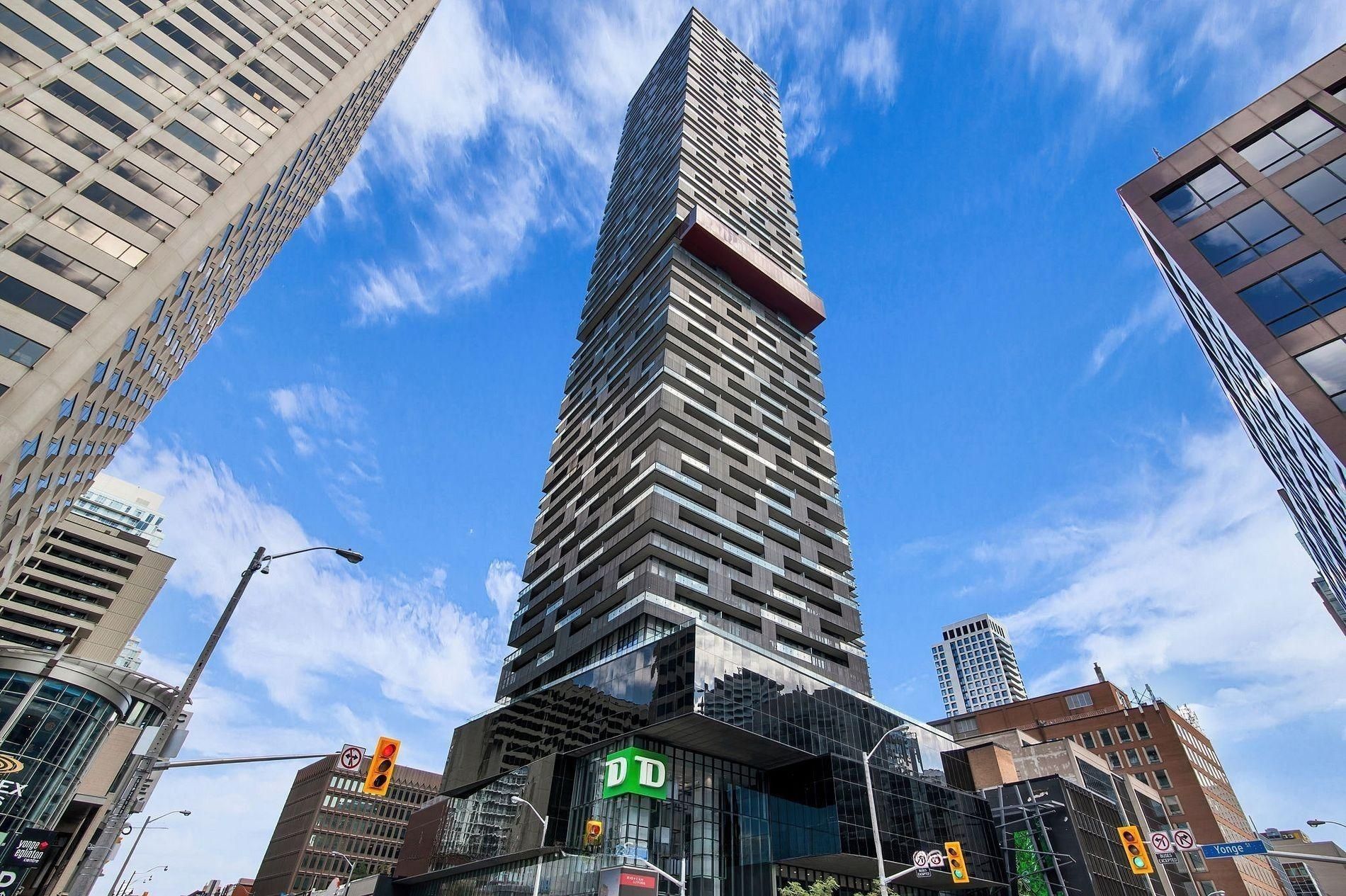 8 Eglinton Avenue - Midtown