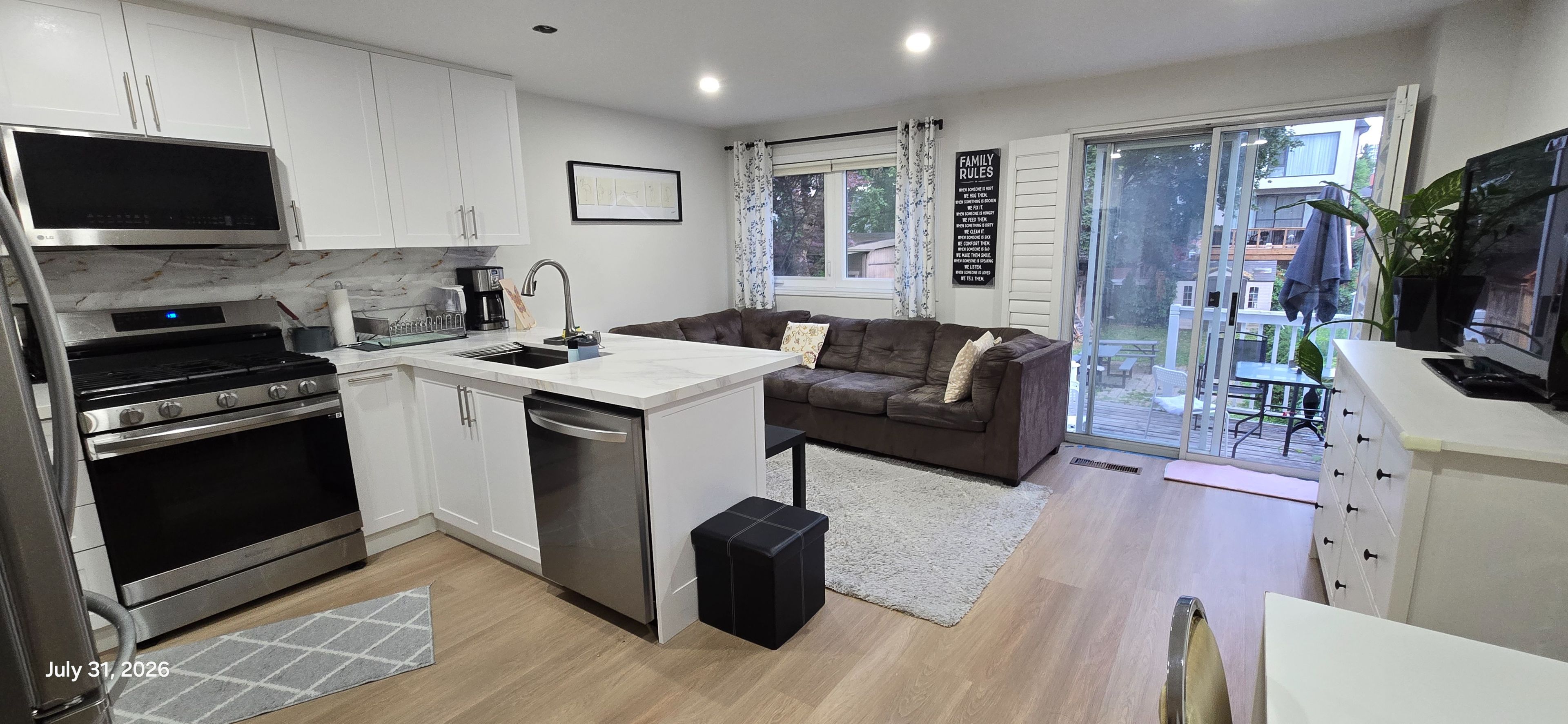 261 Soudan Avenue - Midtown