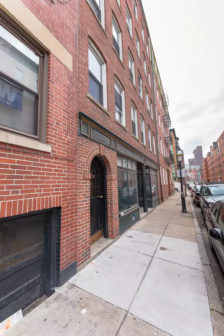 161 ENDICOTT St. - North End