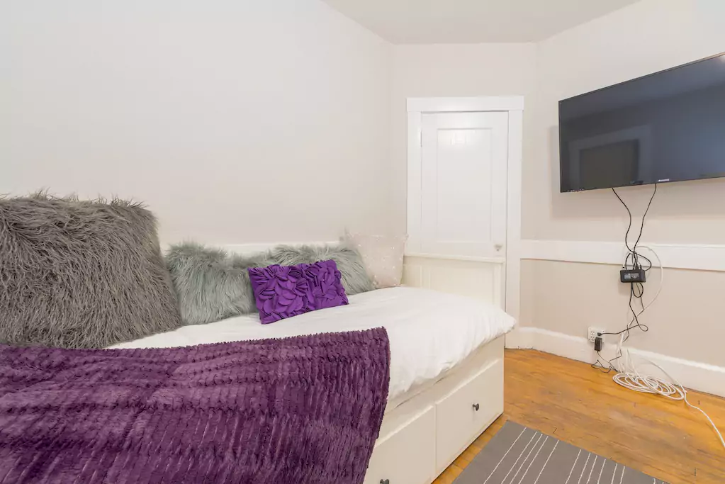 161 ENDICOTT St. - North End