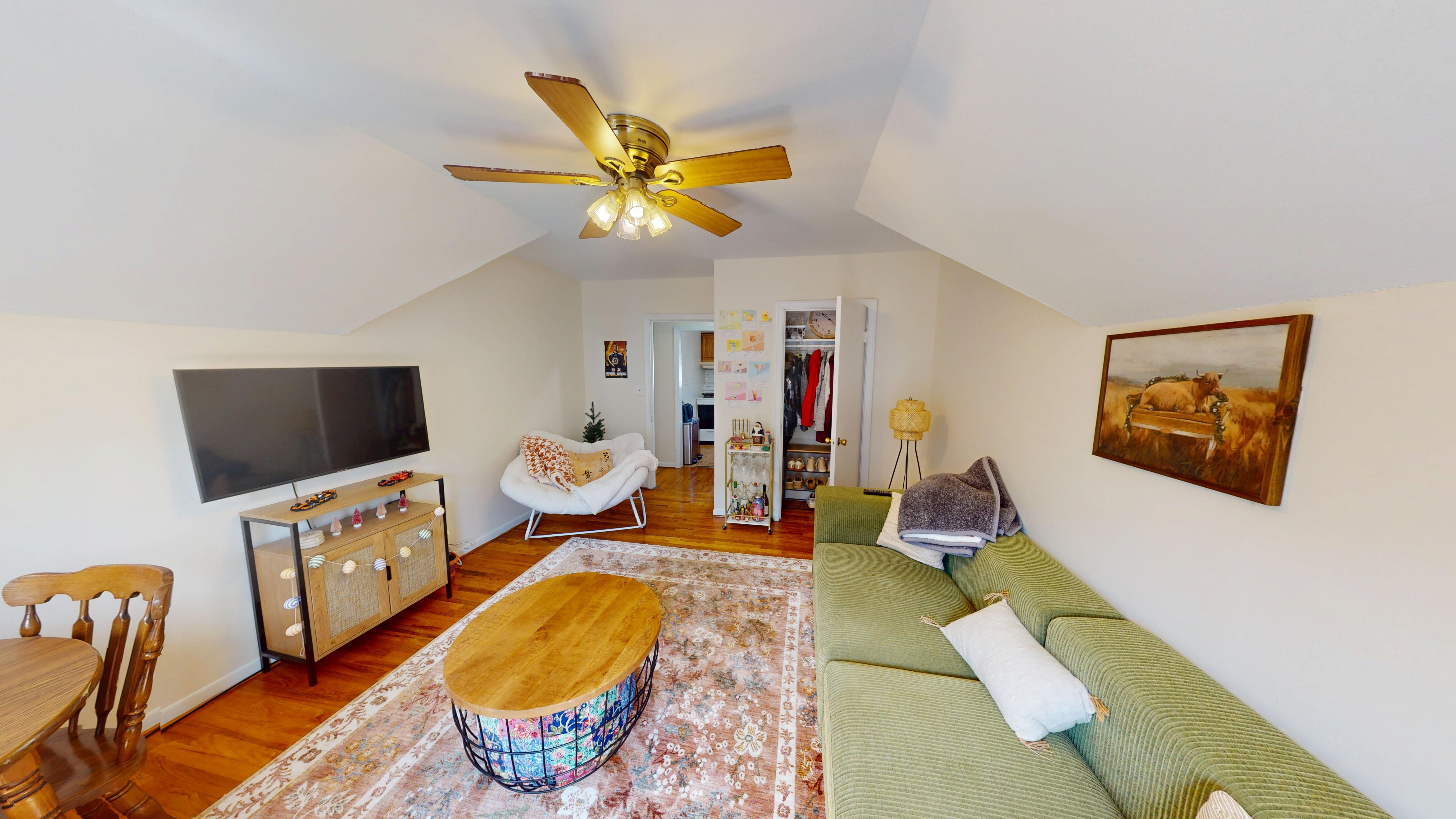 215 Parsons - Brighton