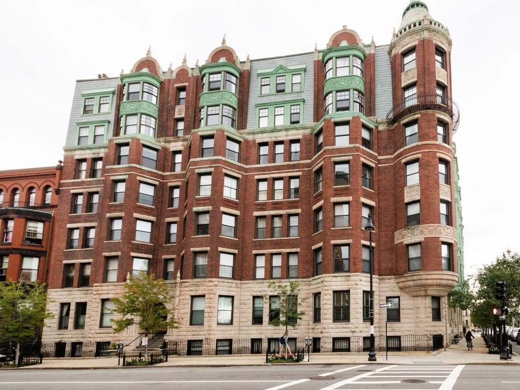 4 Charlesgate E - Back Bay
