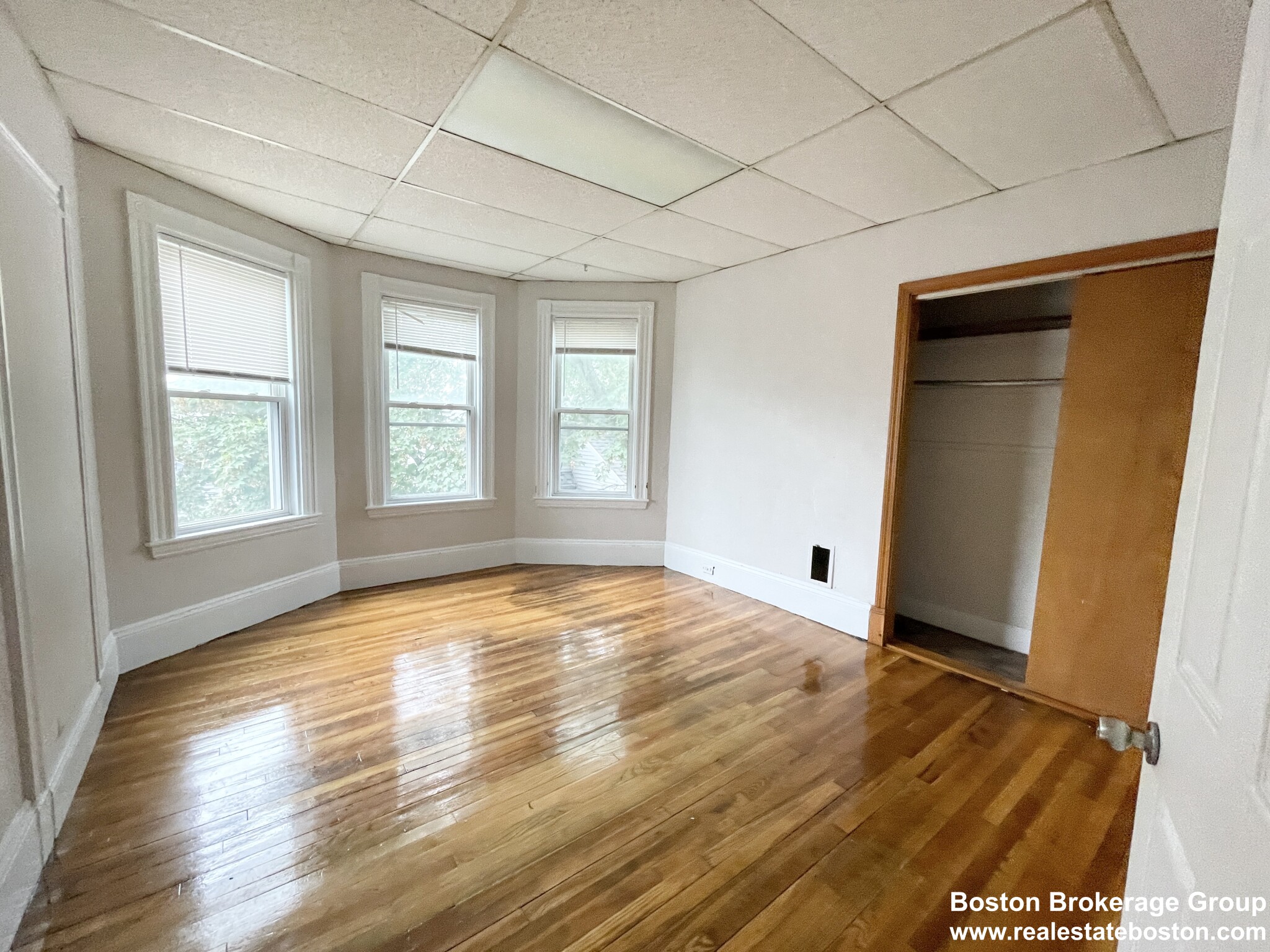26-28 Harbor View - Dorchester