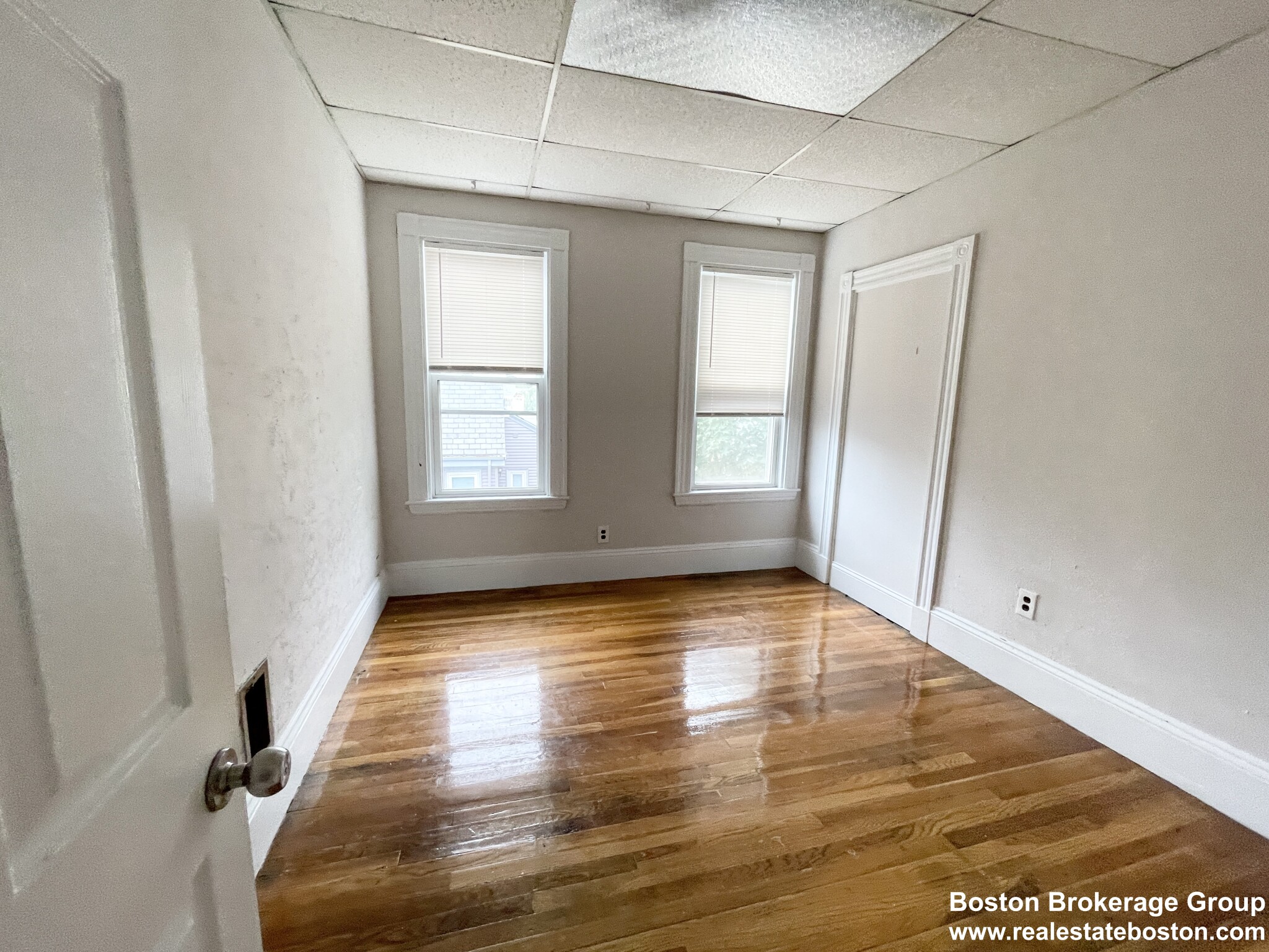 26-28 Harbor View - Dorchester