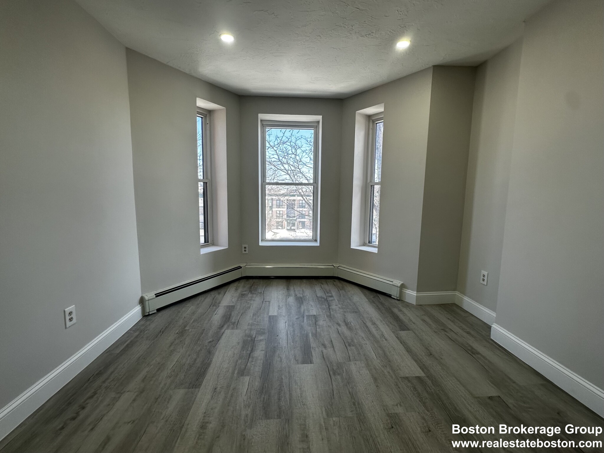90 Hammond St. - South End