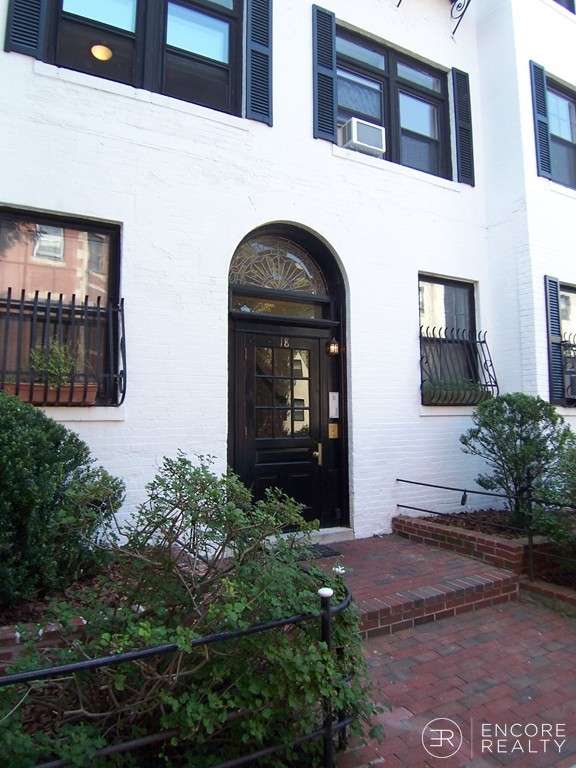 18 Medfield St. - Fenway