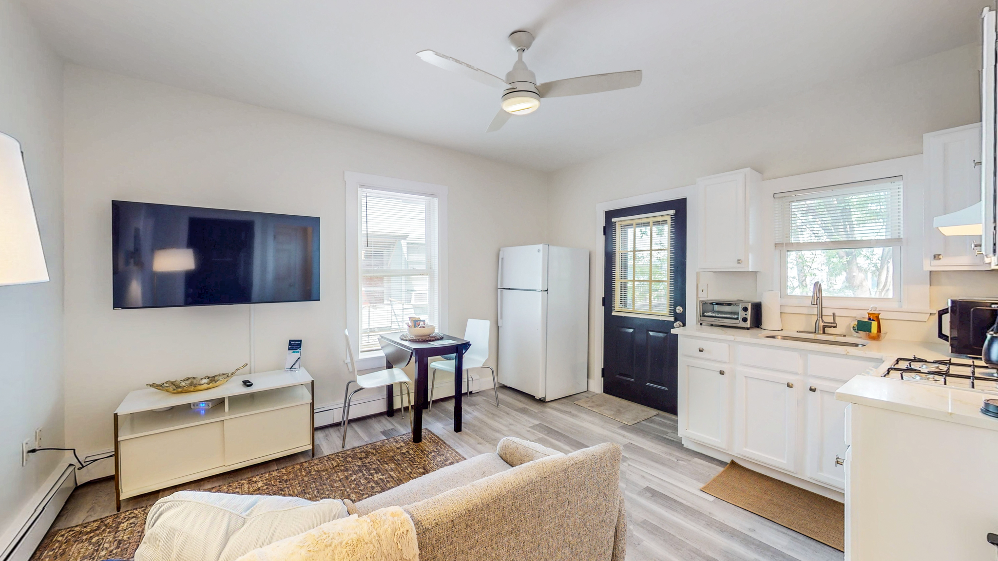24-furnished Hews St. - Riverside