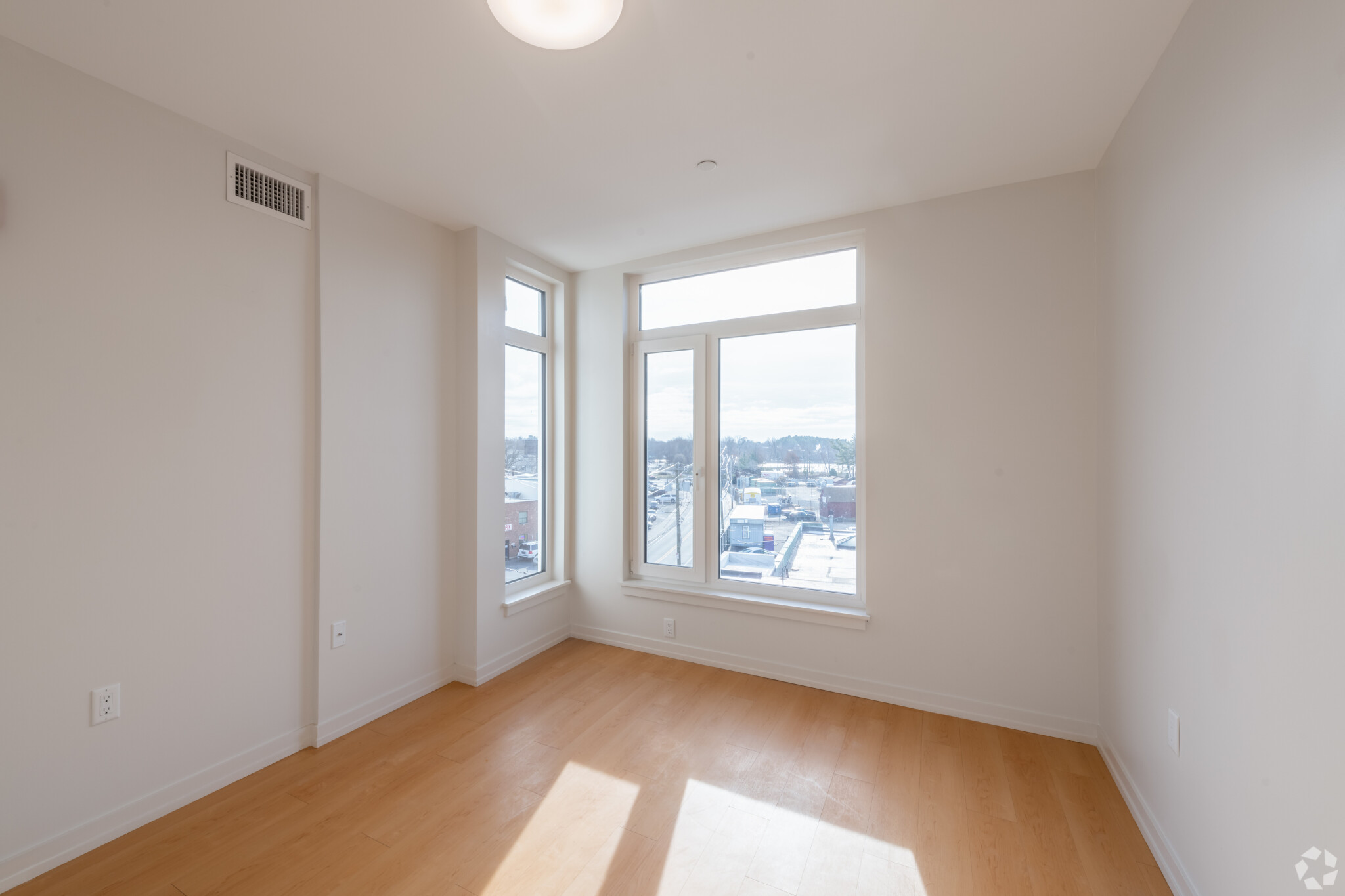 77 New St. - Neighborhood Nine