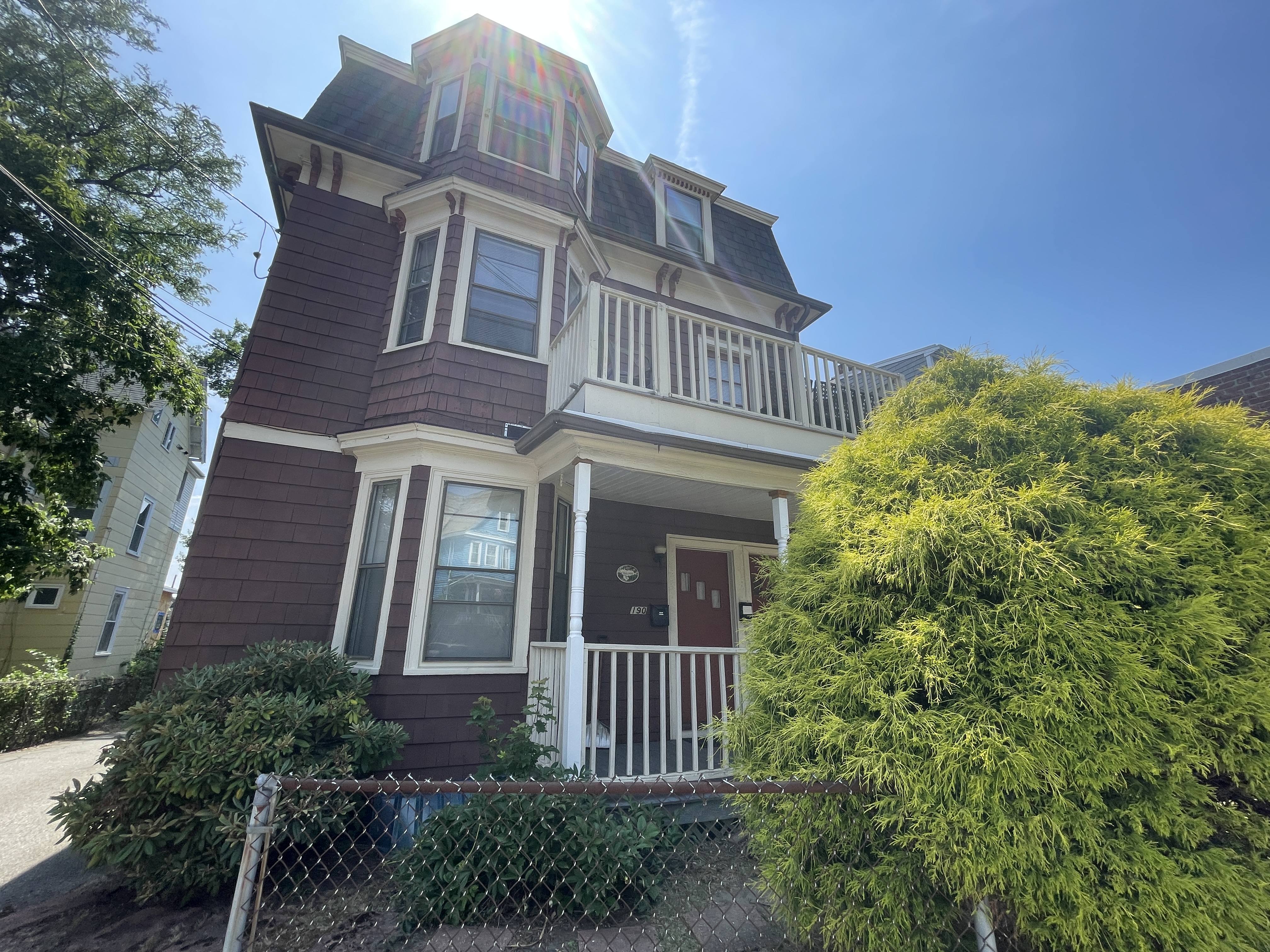 190-192 Holland St. - Teele Square