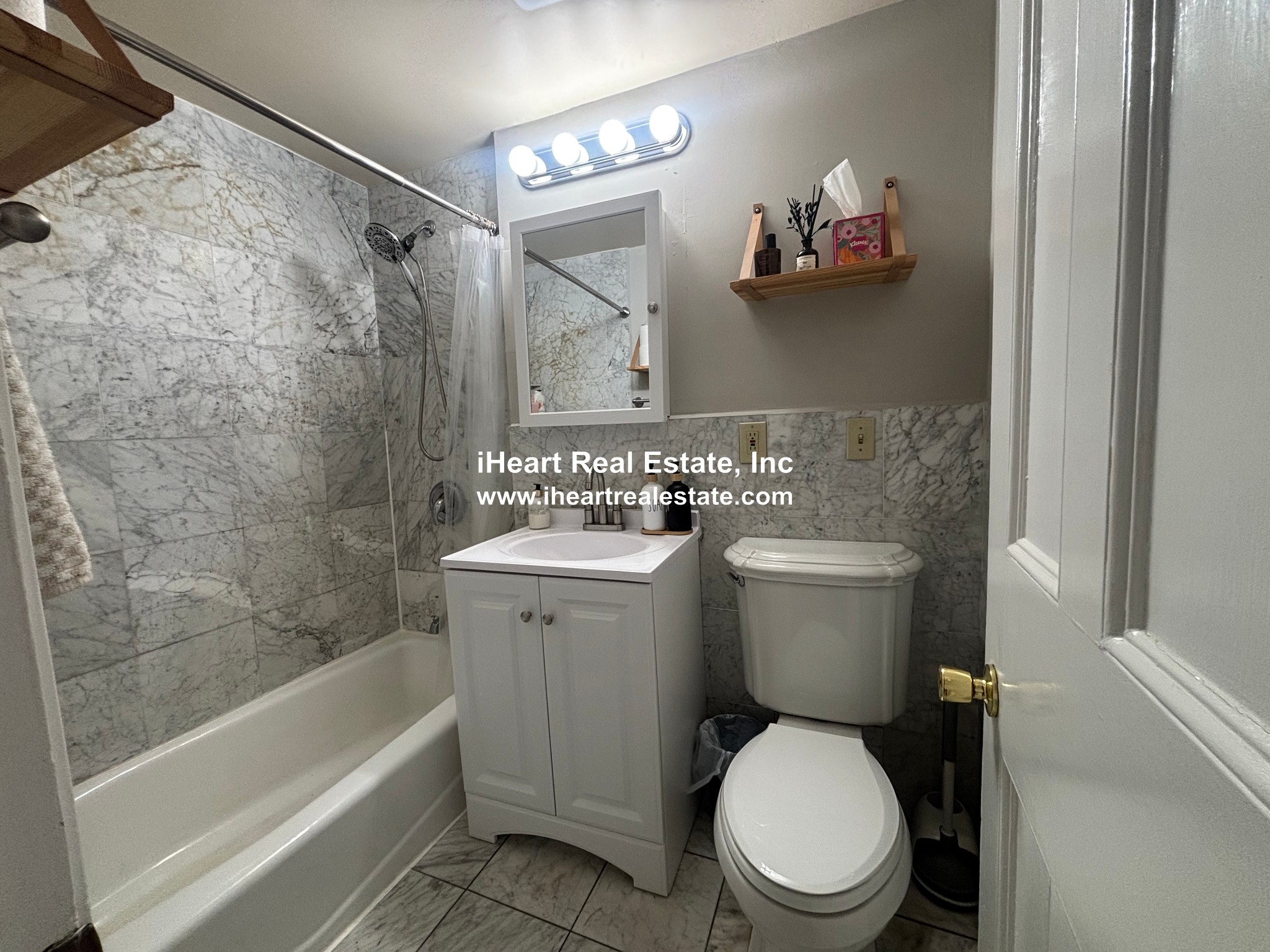 239 Commonwealth - Back Bay