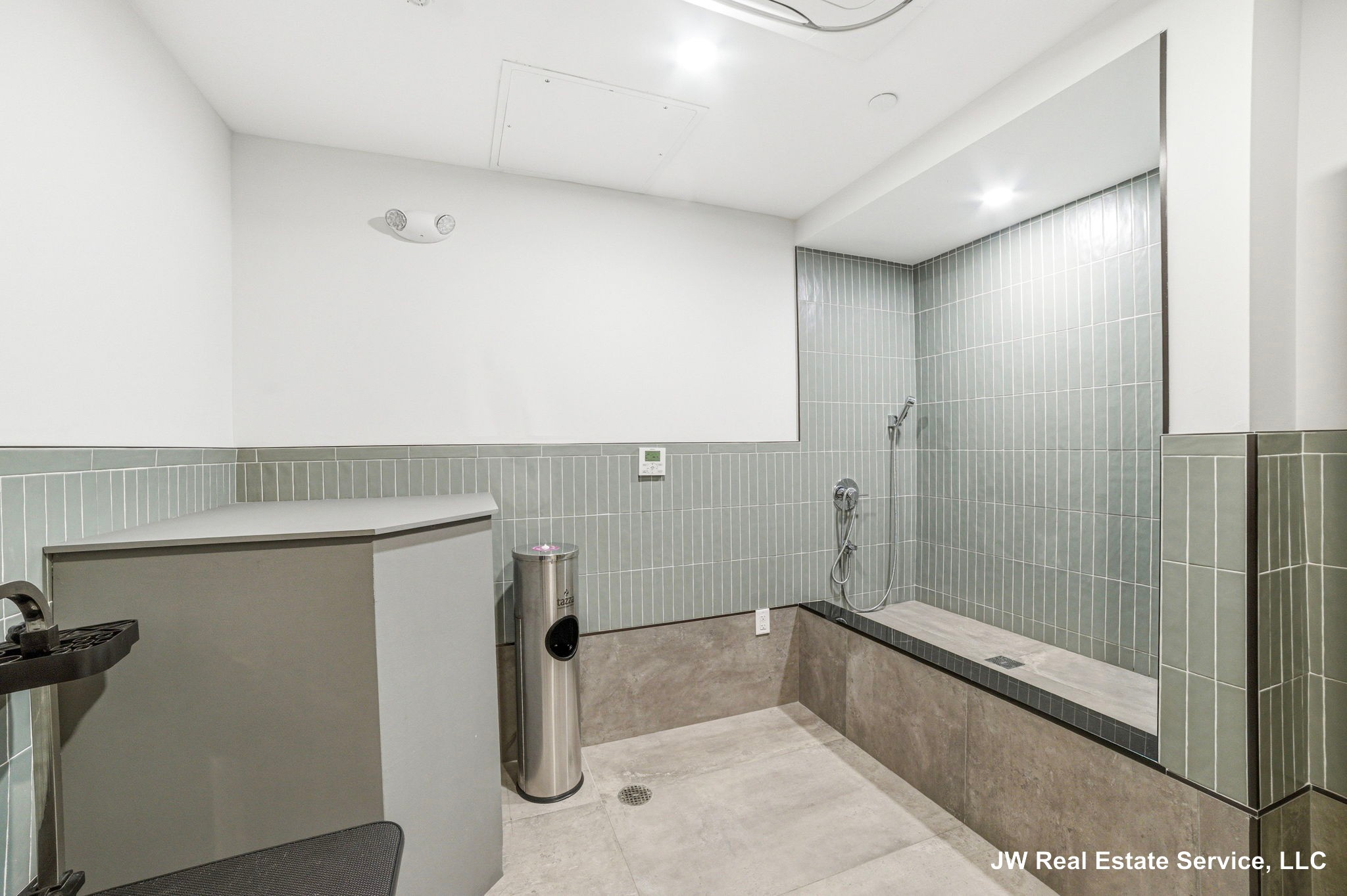 1 nevins hill way - Brighton